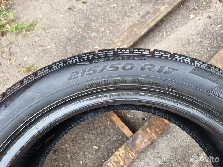 Pirelli Ice Zero FR 215/50 R17 95H