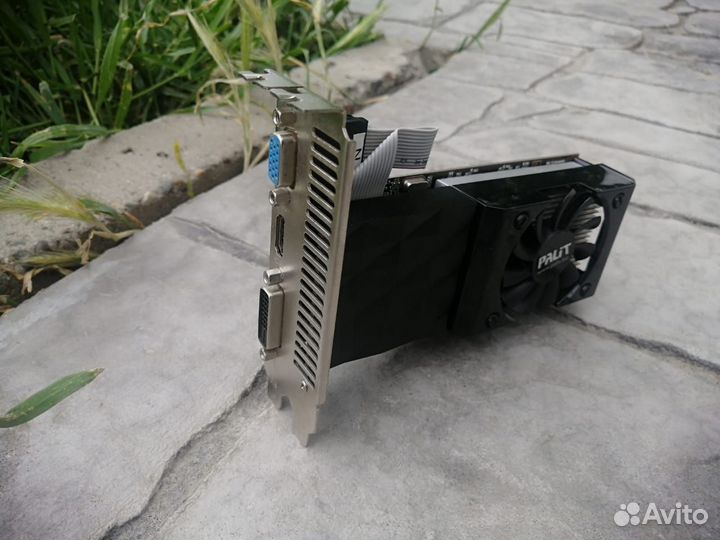 Видеокарта GeForce GTS / Radeon HD