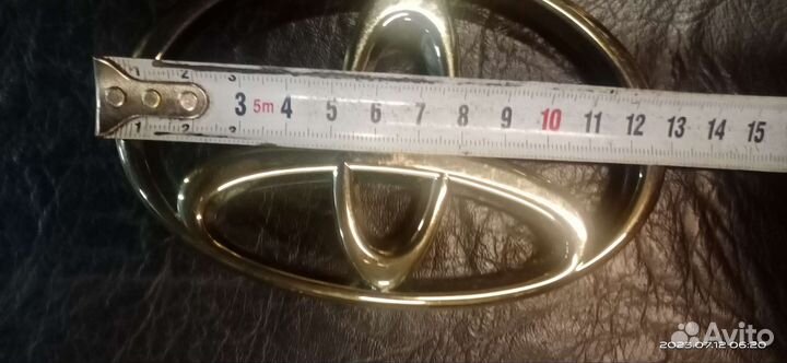 Эмблема Шильдик Тойота