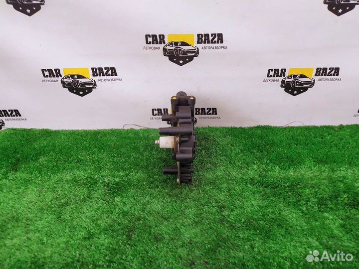 Моторчик стеклоподъемника передний левый Audi A6