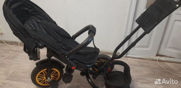 Трехколесный велосипед BMW