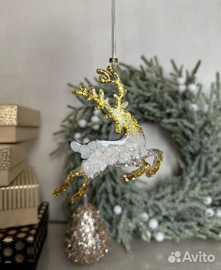 Новогодние игрушки на елку