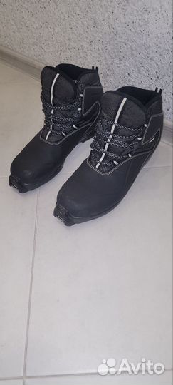 Лыжные ботинки классические