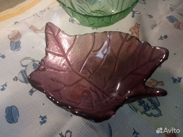 Маленькие розетки из цветного стекла