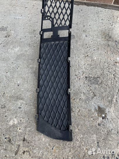 Решетка в передний бампер бмв х3 е83