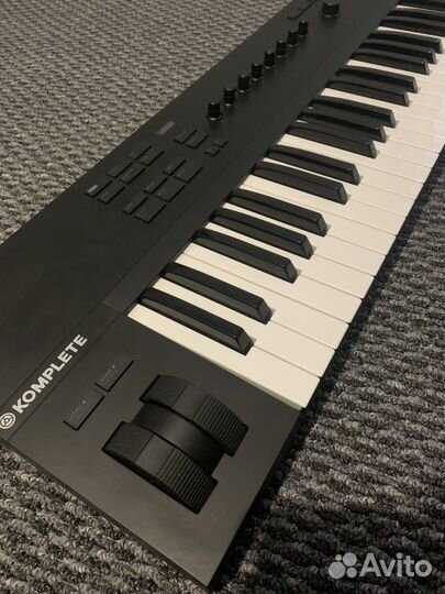 Midi клавиатура komplete kontrol A49 NI