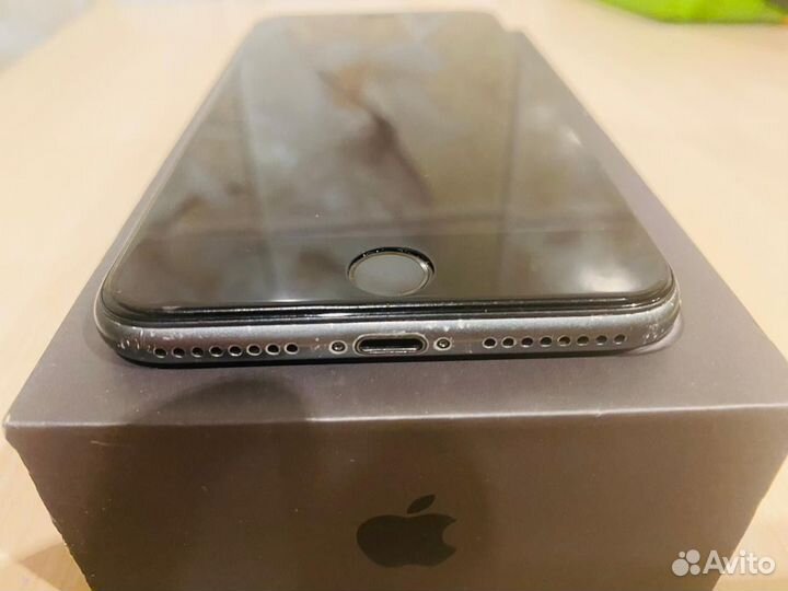 iPhone 8 Plus, 64 ГБ