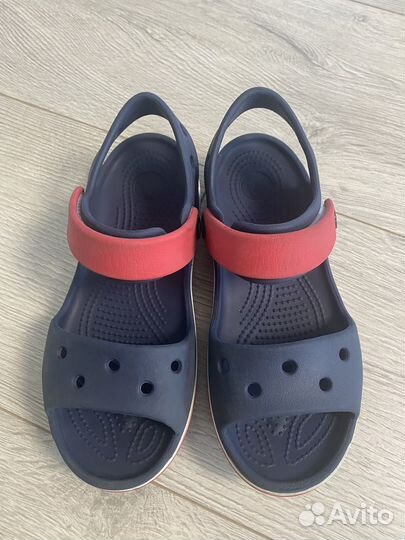 Сандали Crocs