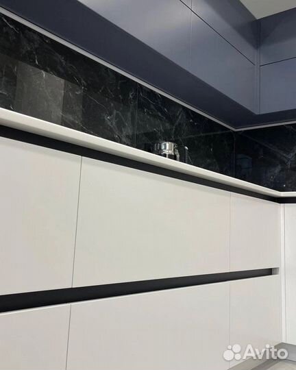 Большая стильная кухня под ваши размеры