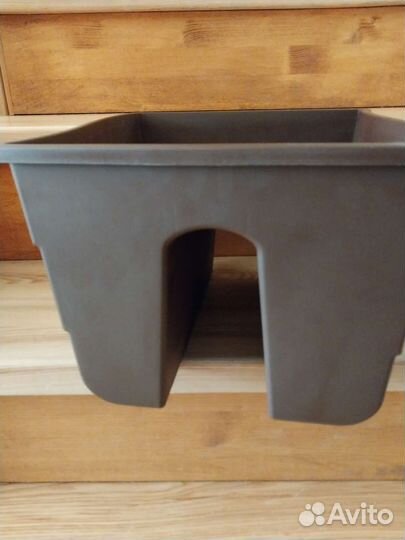 Кашпо балконное