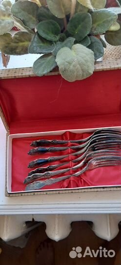 Столовые вилки