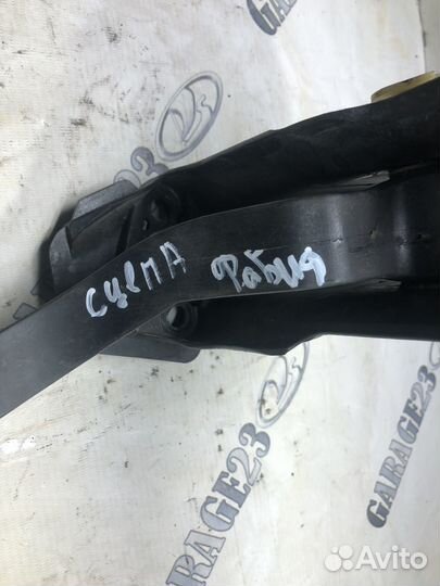 Педаль сцепления Skoda Fabia