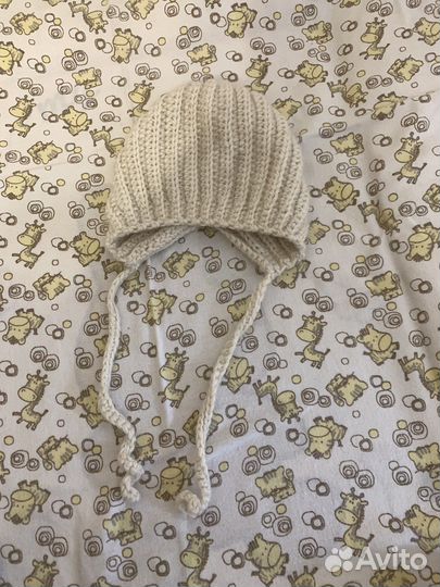 Шапка из шерсти мириноса на новорожденного