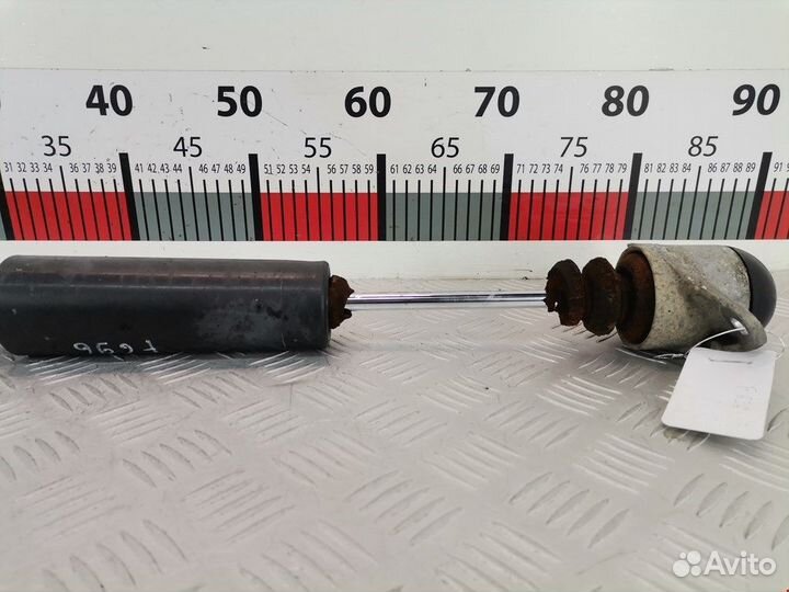 Амортизатор задний левый для Volkswagen Golf 4