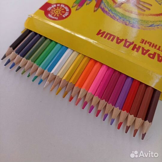 Набор цветных карандашей