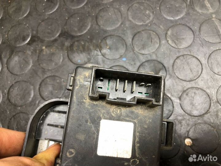 Клемма аккумулятора плюсовая Ssangyong Rexton