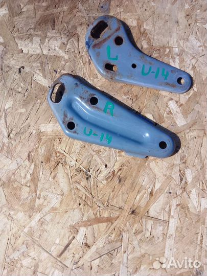 Буксировочные проушины перед Nissan Bluebird U14