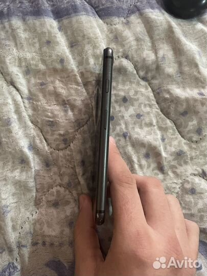 iPhone 8, 64 ГБ