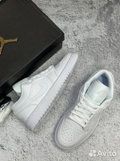 Кроссовки Nike Air Jordan 1 white низкие