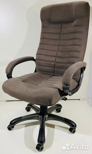 Офисное кресло
