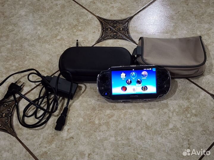 PS Vita прошитый. 3000 игр