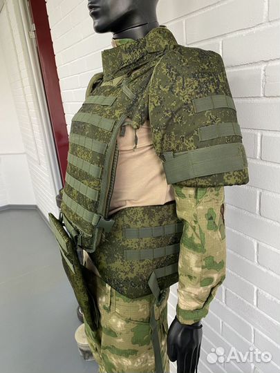 Военные товары Набор: Ратник и защитные плиты