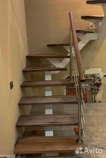 Перила деревянные с монтажем