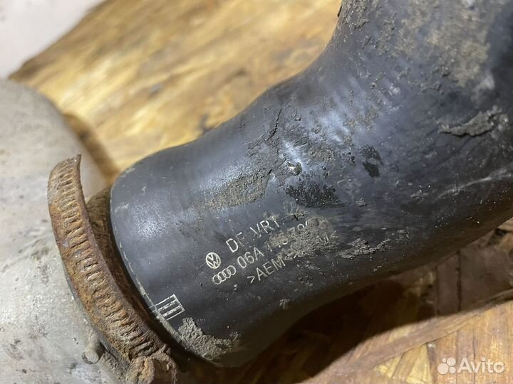 Патрубок интеркулера Шкода Октавия A4 Тур