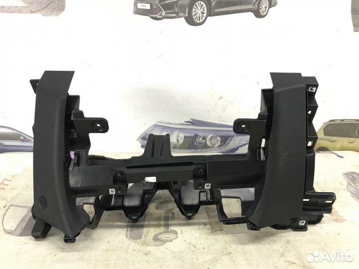 Накладка торпедо Kia Stinger