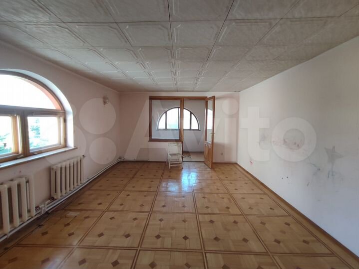 Дом 348 м² на участке 10 сот.