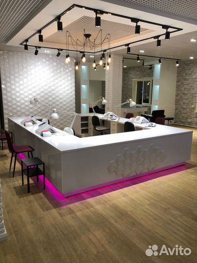 Рабочее место мастера маникюра