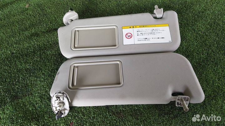 Козырек солнцезащитный пара Toyota Avensis 272