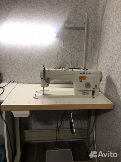Швейная машина jack