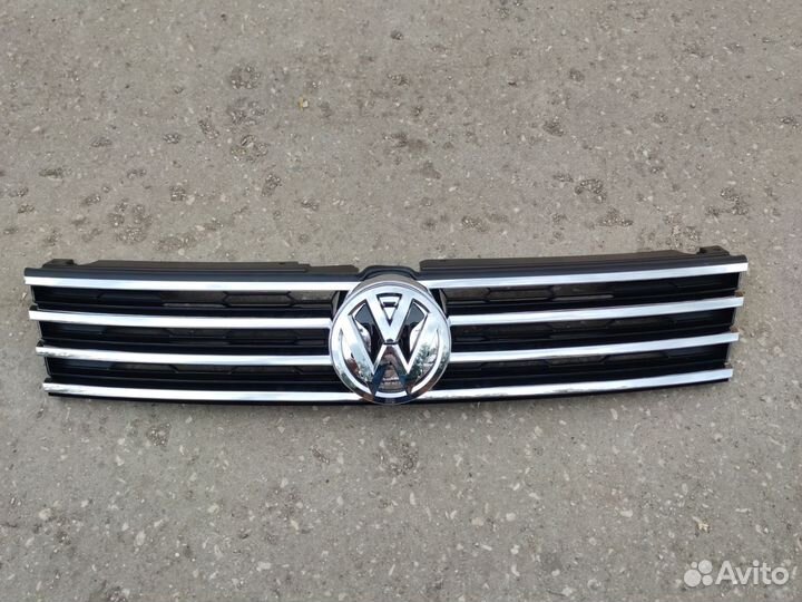 Решетка радиатора Touareg Fİ