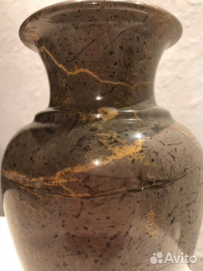 Ваза из натурального камня