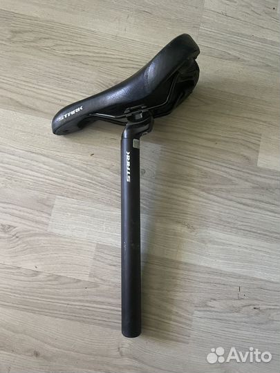 Велосипедное седло с подсидельным штырем