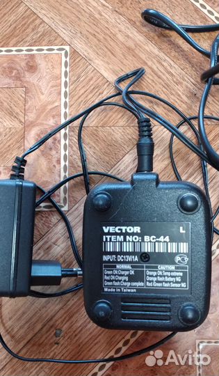 Зарядное устройство к рациям Vector, Vertex