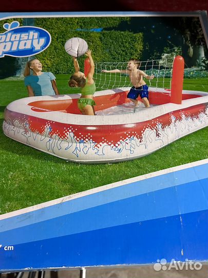 Надувной бассейн