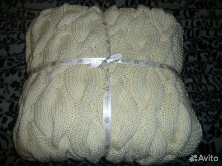 Плед вязаный ручной работы