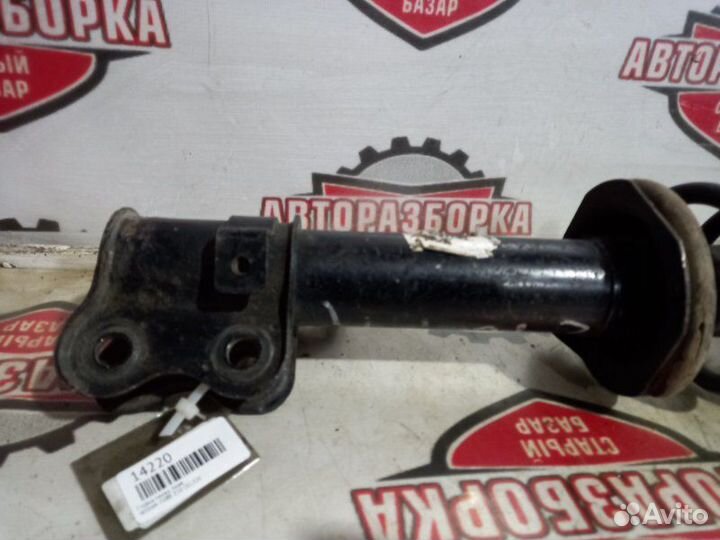 Стойка передняя правая Nissan Cube Z10 CG13DE