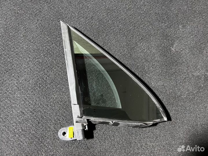 Форточка двери передней правой Volkswagen Tiguan