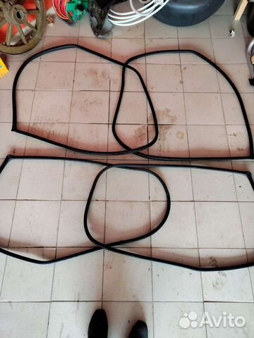 Уплотнитель приема двери Понтиак Вайб