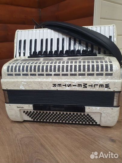 Аккордеон Weltmeister Saphir в Идеале