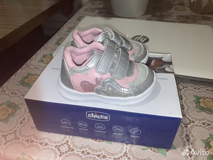 Кроссовки для девочки 18 размер