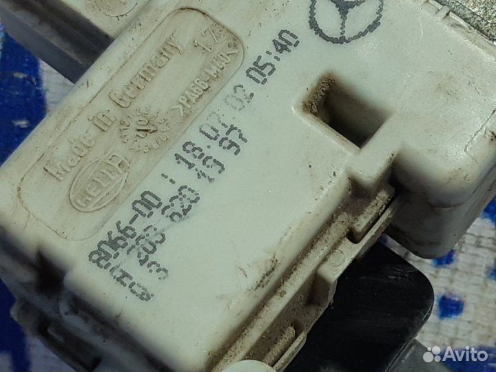 Активатор лючка бензобака Mercedes-Benz W203 седан