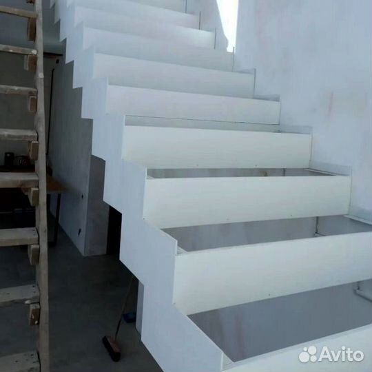Металлические каркасы для лестниц
