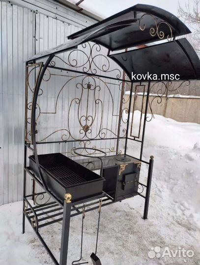 Кованые мангалы с крышей