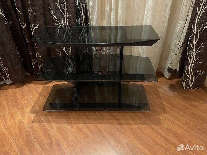 Стеклянная тумба под тв и аудиотехнику