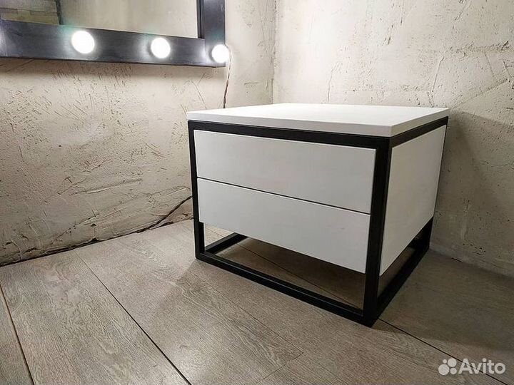 Тумба прикроватная