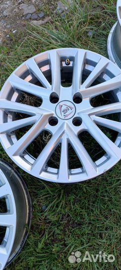 Продам литые диски r15 4.98(камрики) на ваз